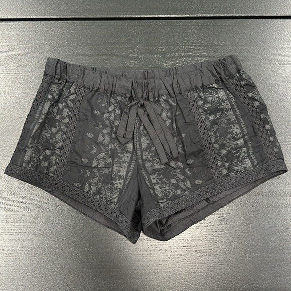 Kimchi Blue Black Lace Accent Drawstring Short - XS - Picture 1 of 7